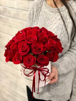 33 Розы в шляпной коробке (цветы на выбор)