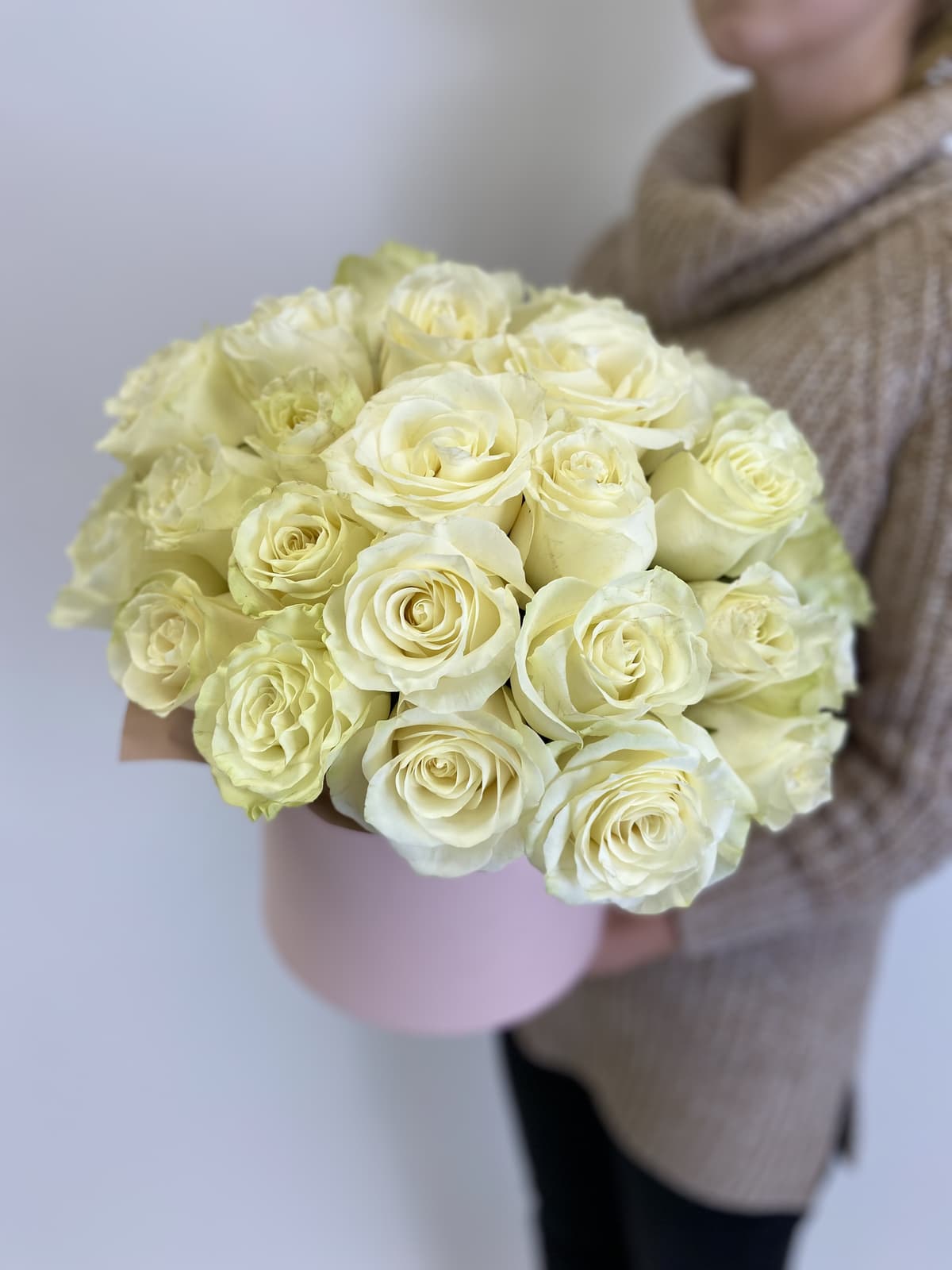 Оригинальный букет из 51 Роз в шляпной коробке (цветы на выбор)