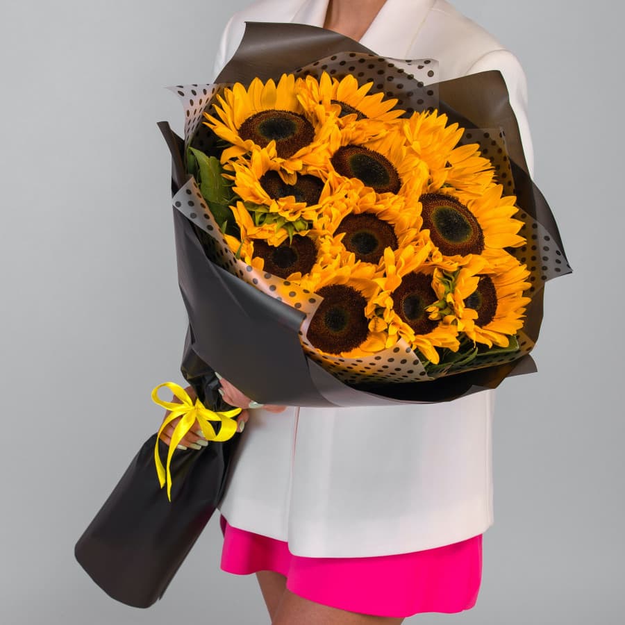 Букет 11 Подсолнухов в матовой бумаге