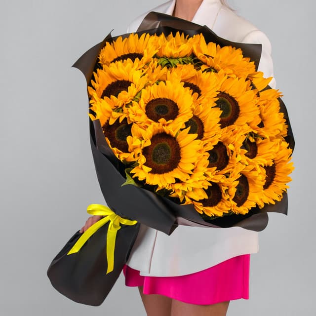Букет 25 Подсолнухов в матовой бумаге Букет 25 Подсолнухов в матовой бумаге