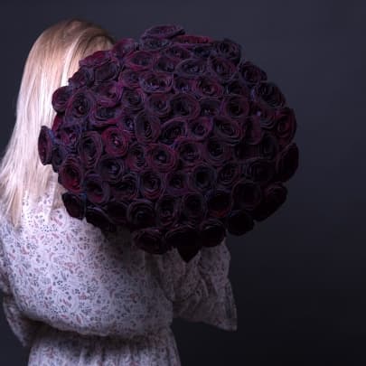 Оригинальный букет из 75 Черных Роз Оригинальный букет из 75 Черных Роз