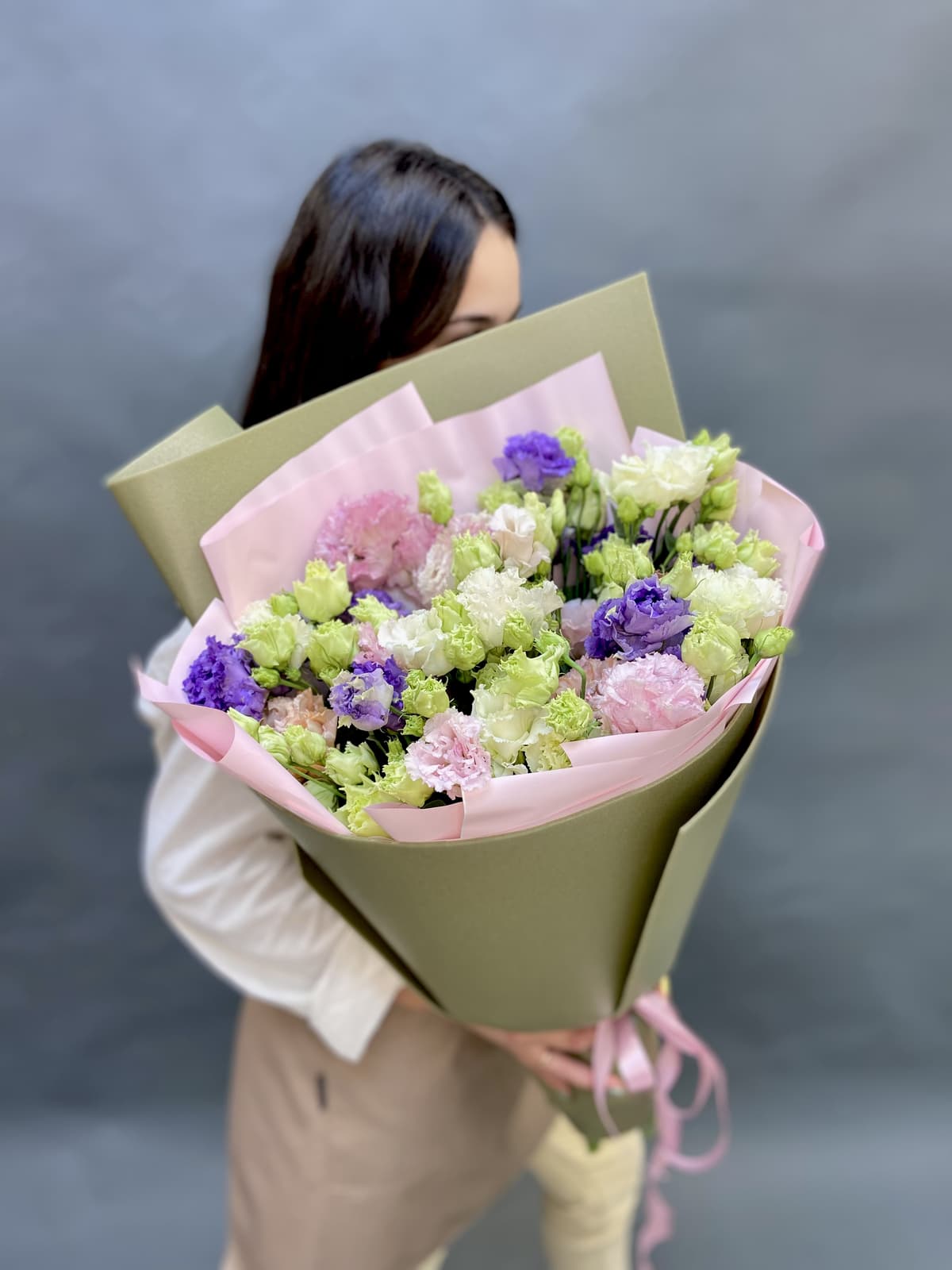 Красочный букет "Эустомия" M