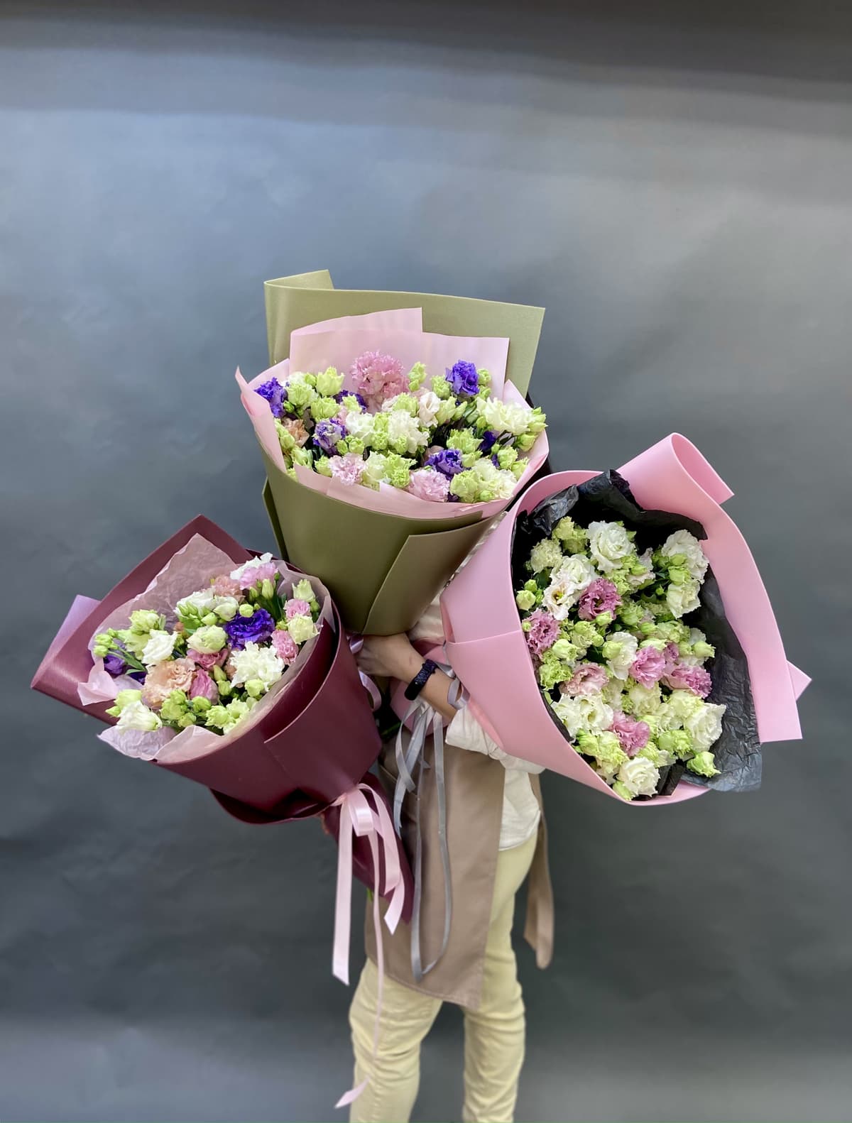 Красочный букет "Эустомия" S