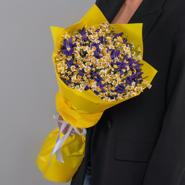 Нежный букет "Ирисы и Ромашки" Нежный букет "Ирисы и Ромашки"