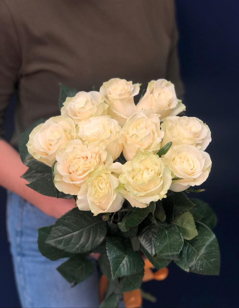 Цветочный букет из 11 белых роз Эквадор 60 см