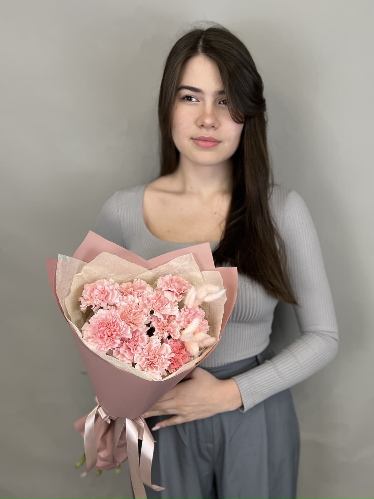 Стильный букет из 11 Диантусов в Матовой бумаге