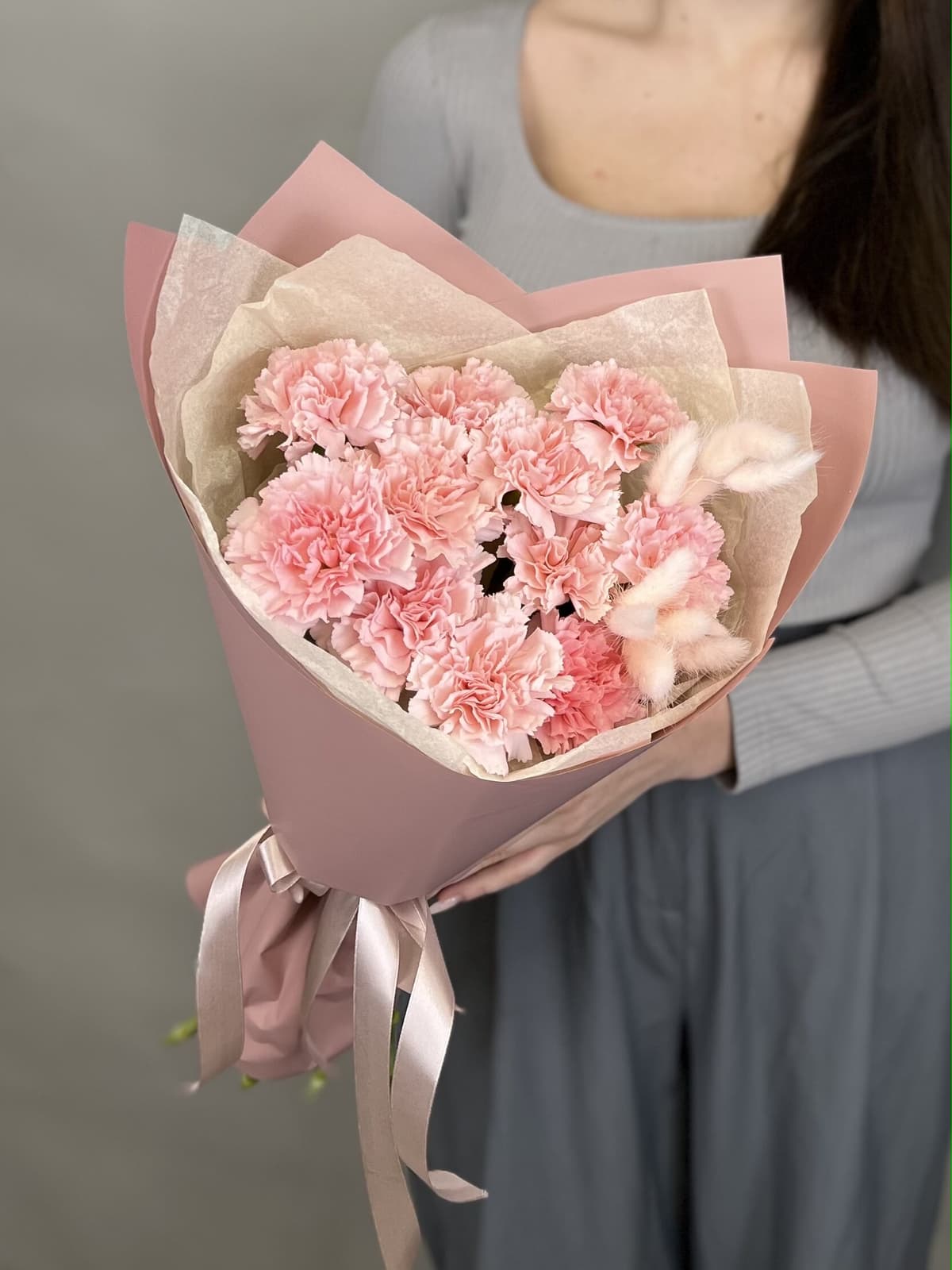 Стильный букет из 11 Диантусов в Матовой бумаге