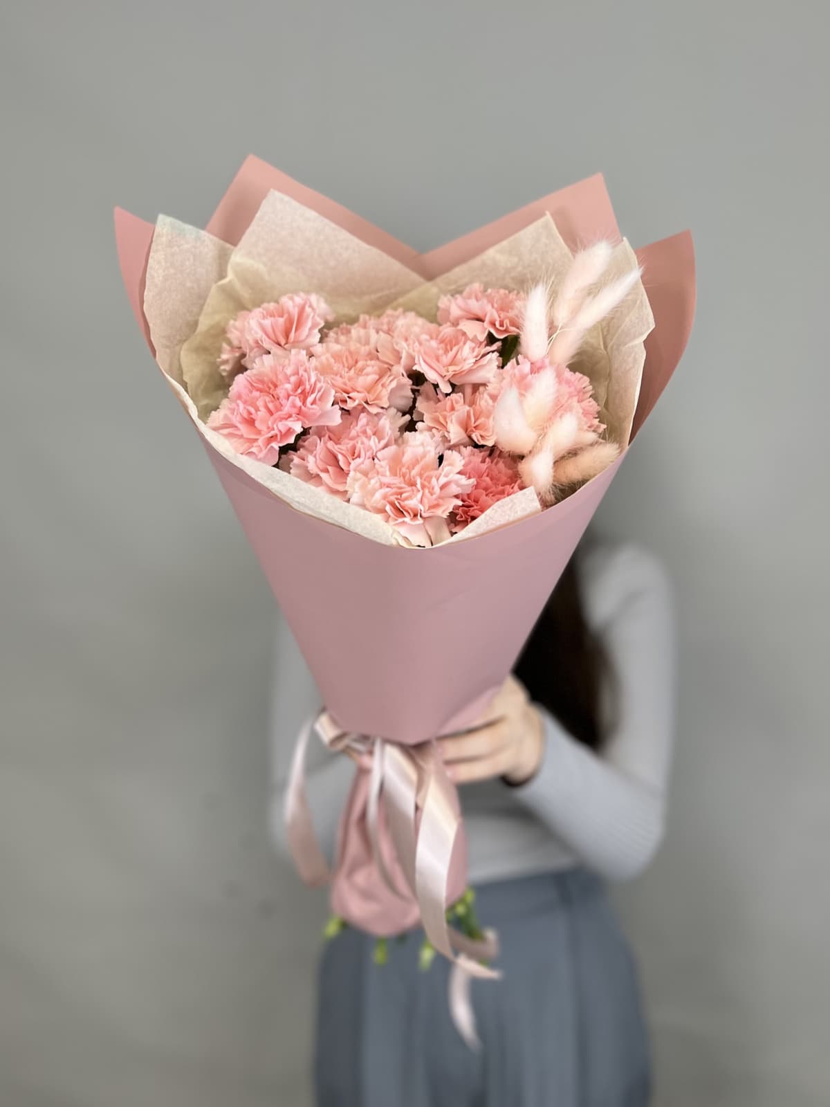 Стильный букет из 11 Диантусов в Матовой бумаге