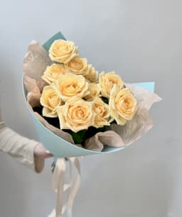 Букет из 11 Персиковых Роз в Фоамиране
