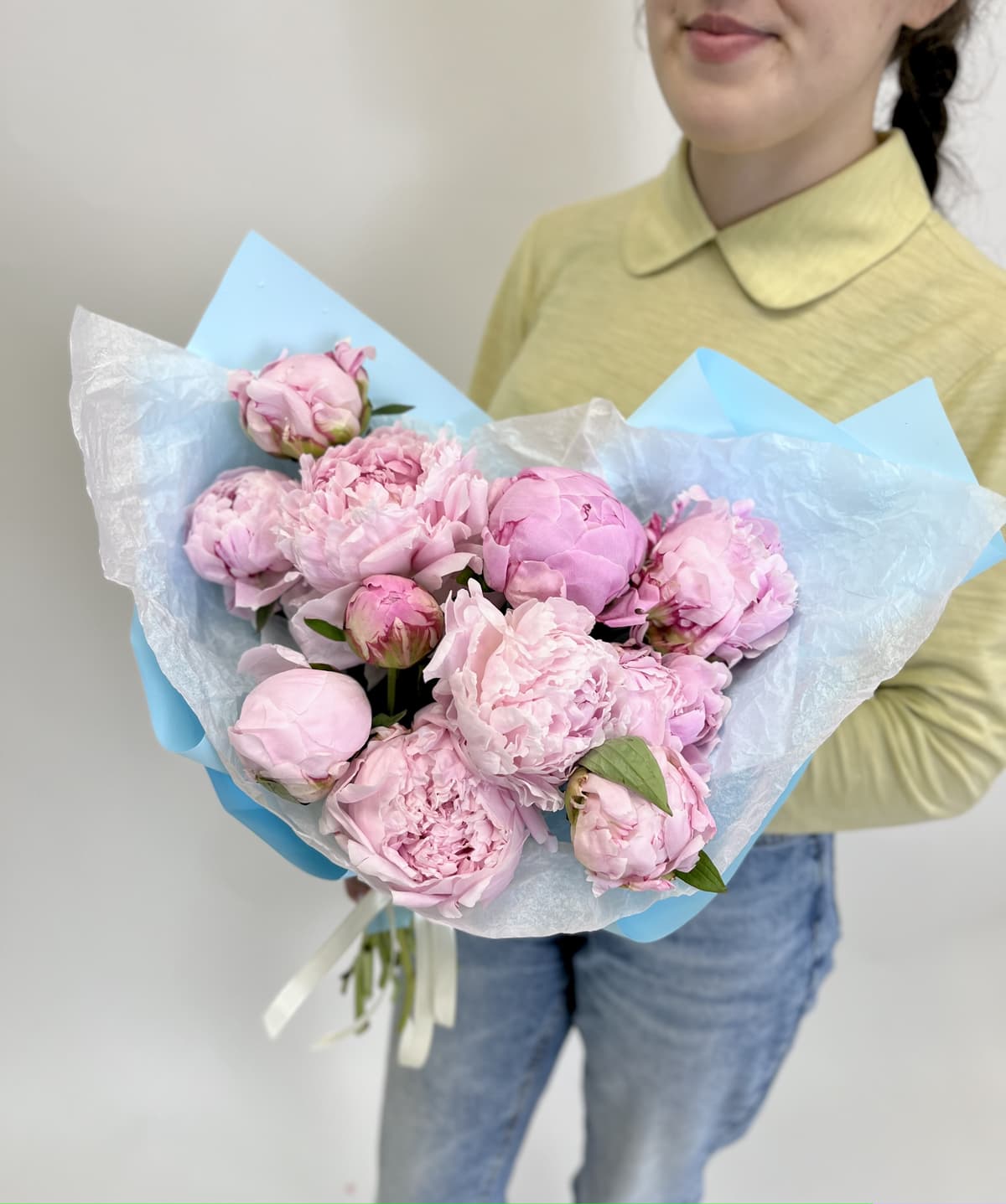 Праздничный букет из 11 Пионов Sara Bernard