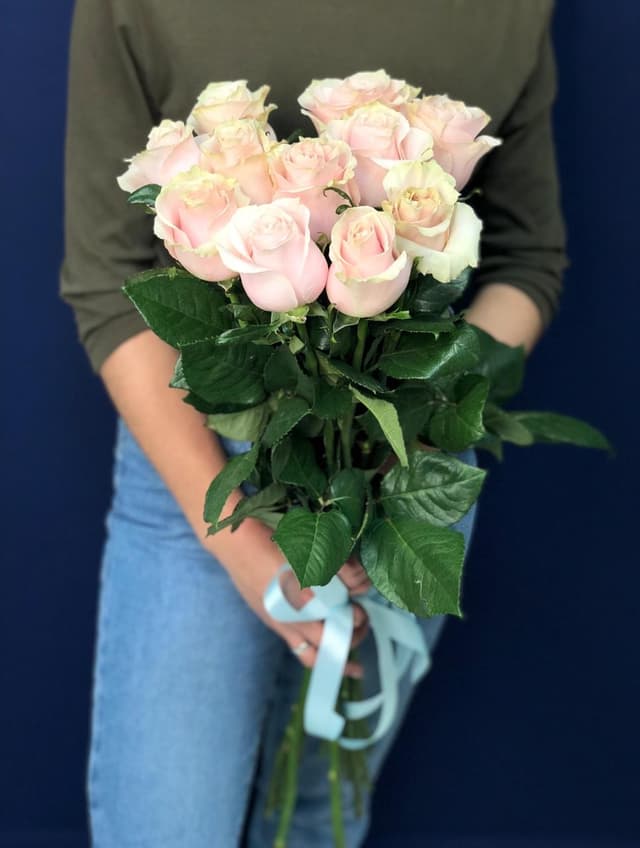 Нежный букет из 11 розовых роз Эквадор 70 см Нежный букет из 11 розовых роз Эквадор 70 см