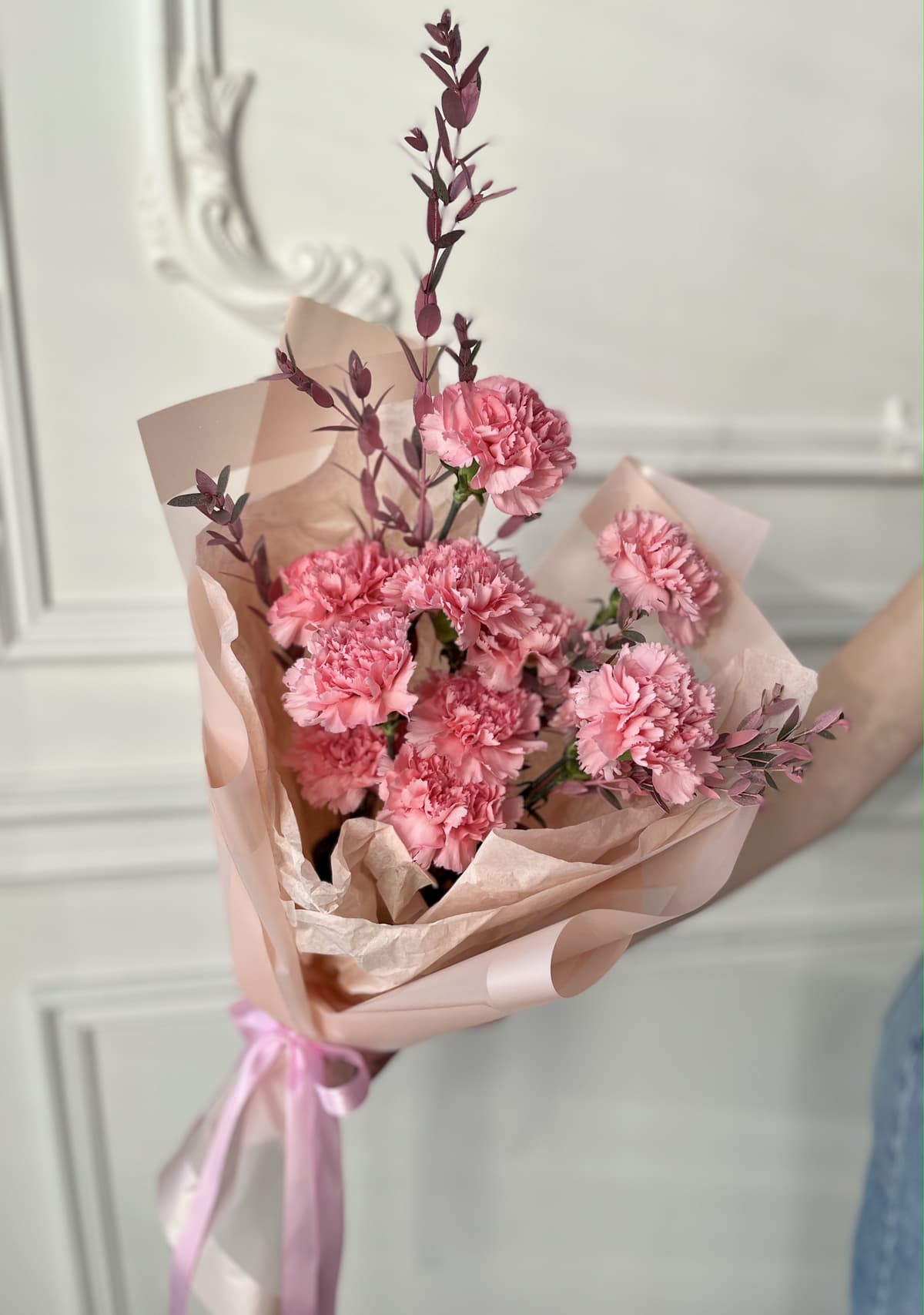 Свежий букет из 11 цветных Гвоздик