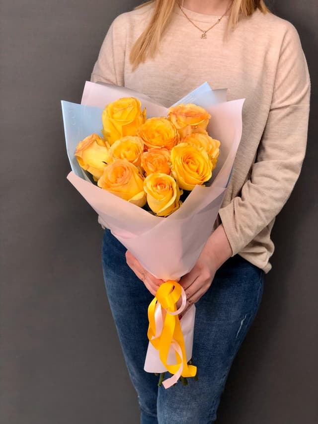 Букет из 11 жёлтых роз Эквадор в фирменном оформлении 50 см Букет из 11 жёлтых роз Эквадор в фирменном оформлении 50 см
