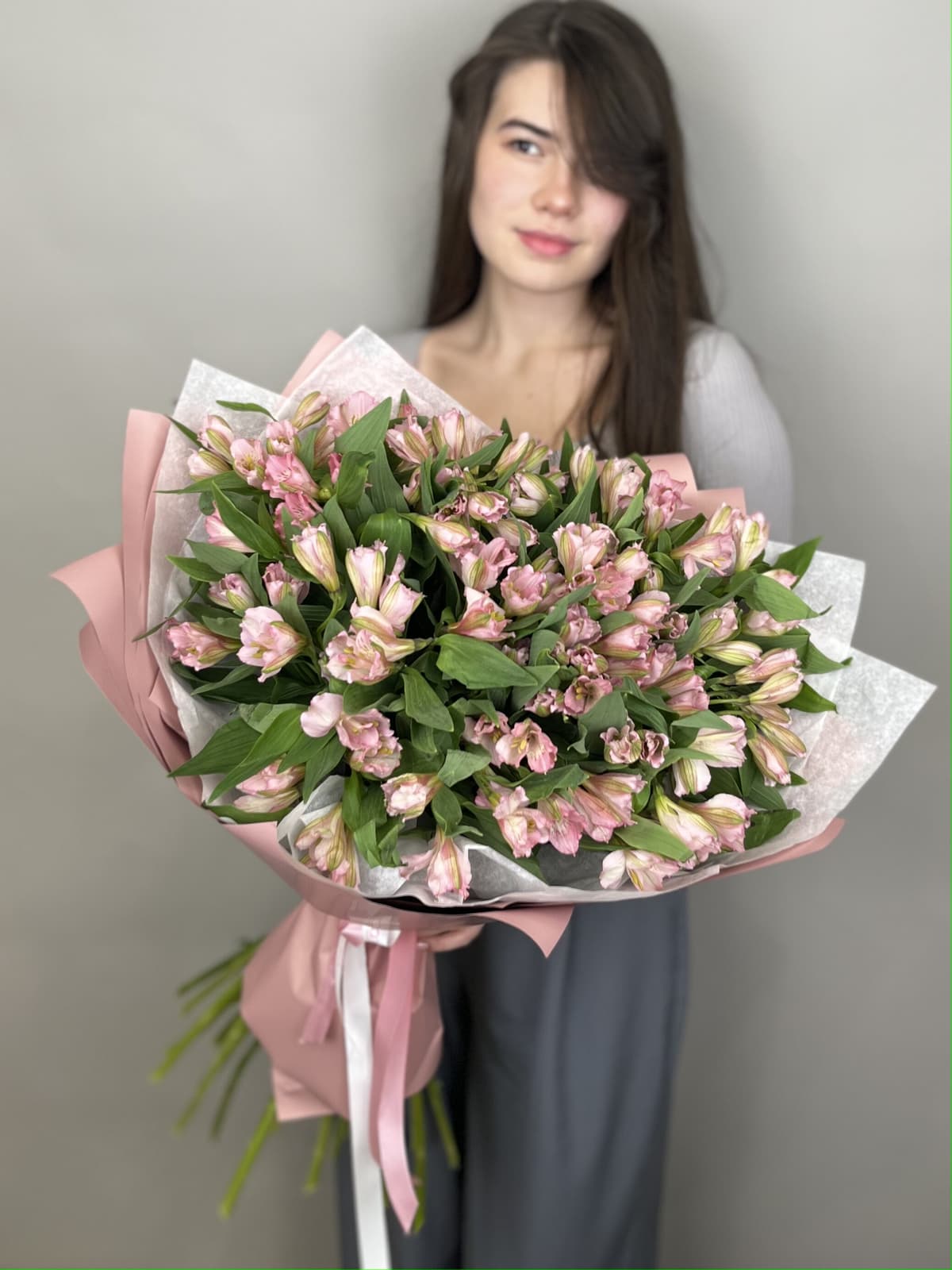 Нежный букет из 15 альстромерий "Элегантность"