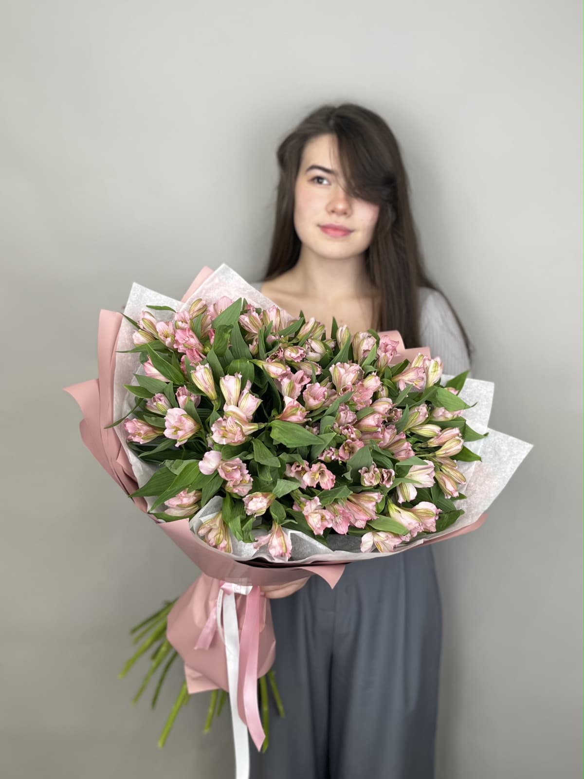 Нежный букет из 15 альстромерий "Элегантность"