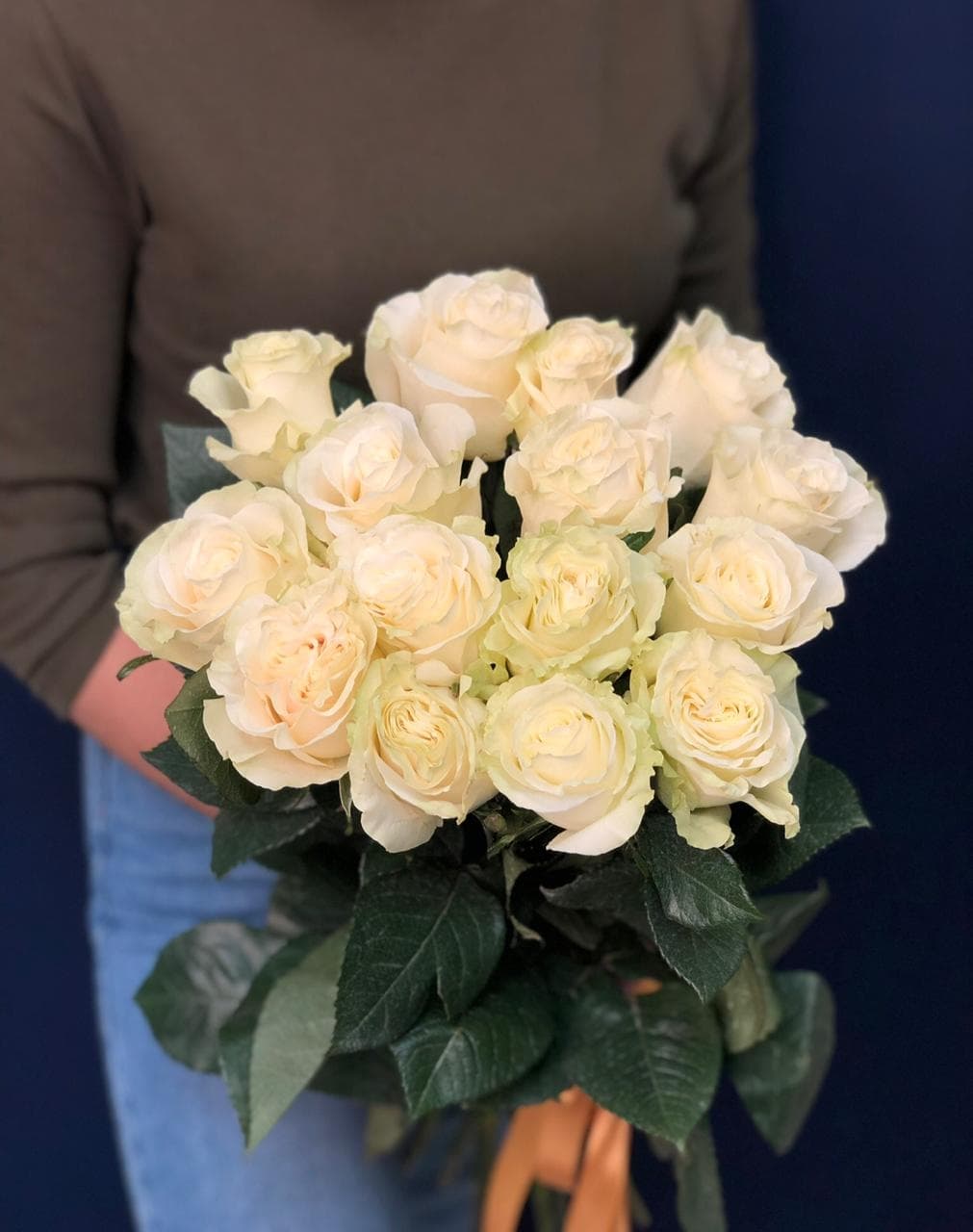 Букет из 15 белых Роз Эквадор 70 см