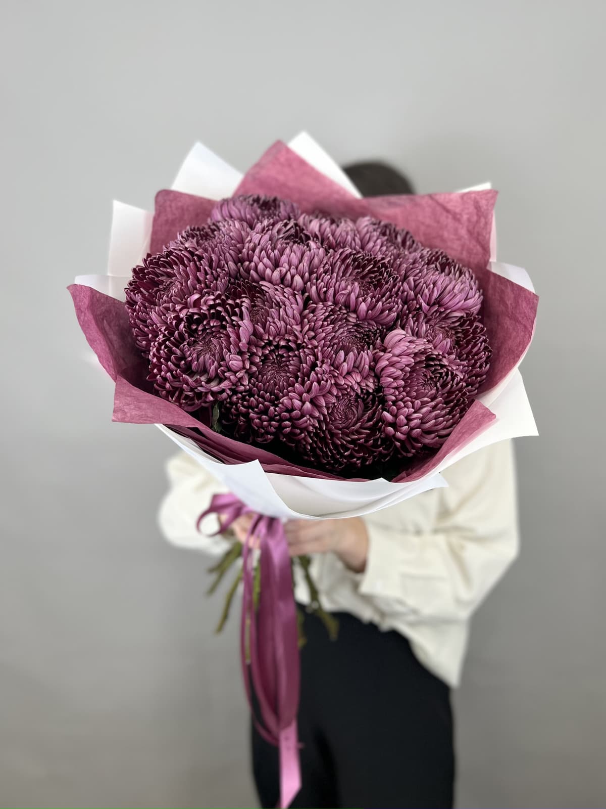 Букет из 15 фиолетовых хризантем Bigoudi