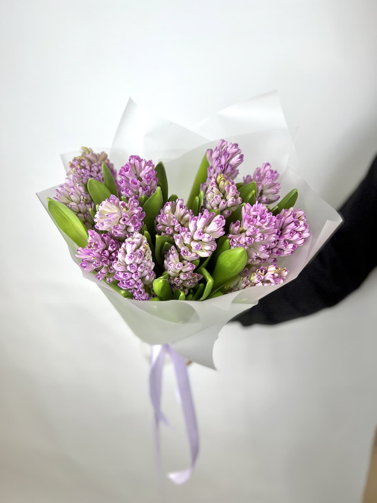 Букет из 15 Гиацинтов в матовой бумаге