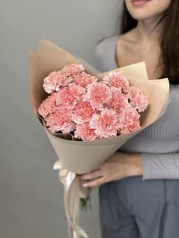 Цветочный букет из 15 розовых диантусов