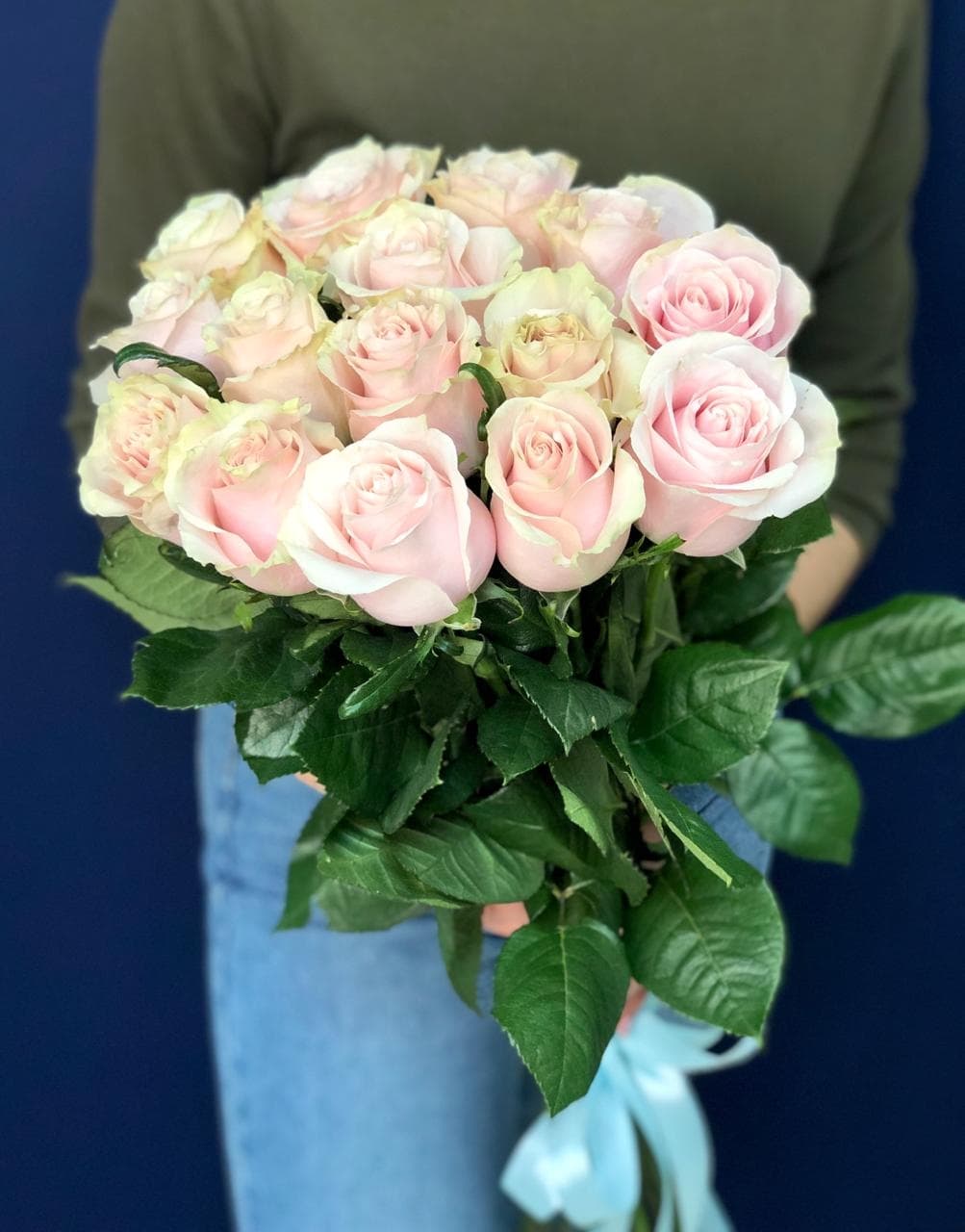 Букет из 15 розовых Роз Эквадор 60 см