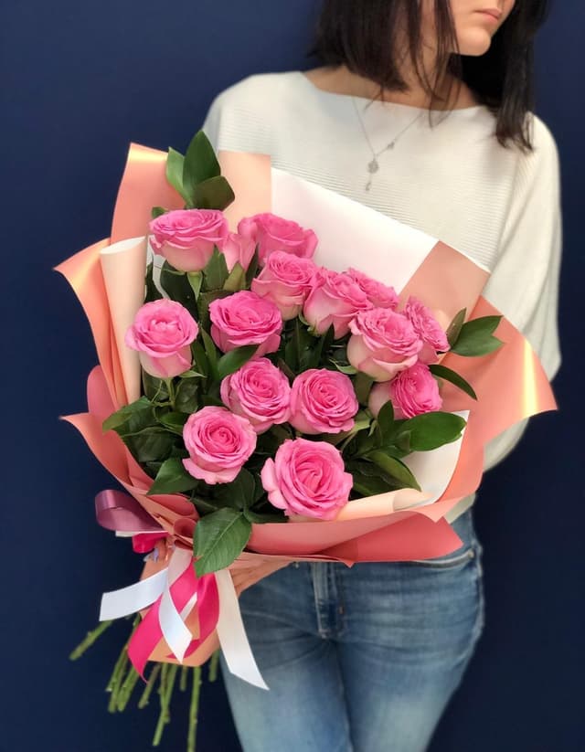 Букет из 15 розовых Роз Эквадор в фирменном оформлении 60 см Букет из 15 розовых Роз Эквадор в фирменном оформлении 60 см