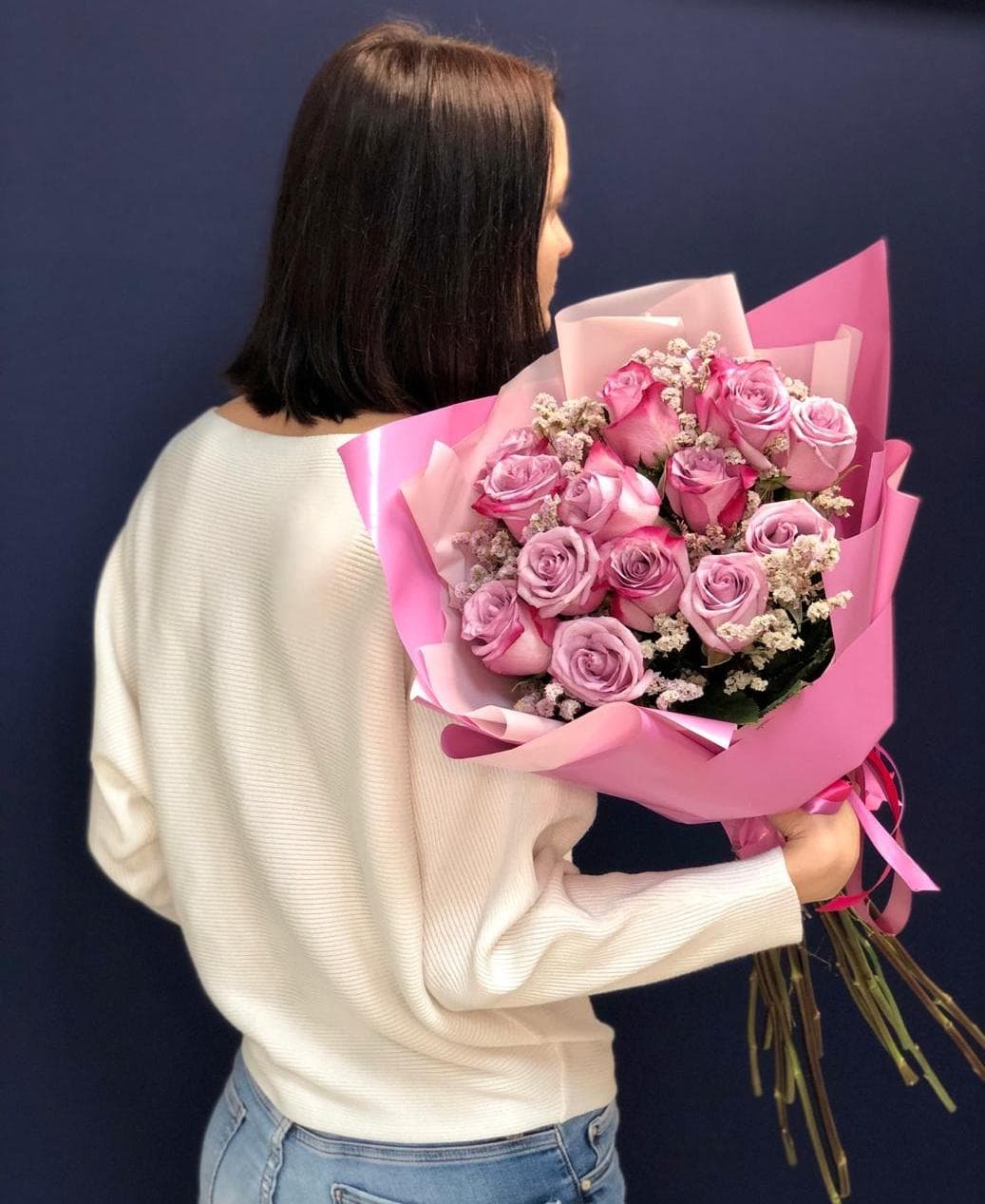 Букет из 15 сиреневых Роз Эквадор в фирменном оформлении 50 см 2 Серия