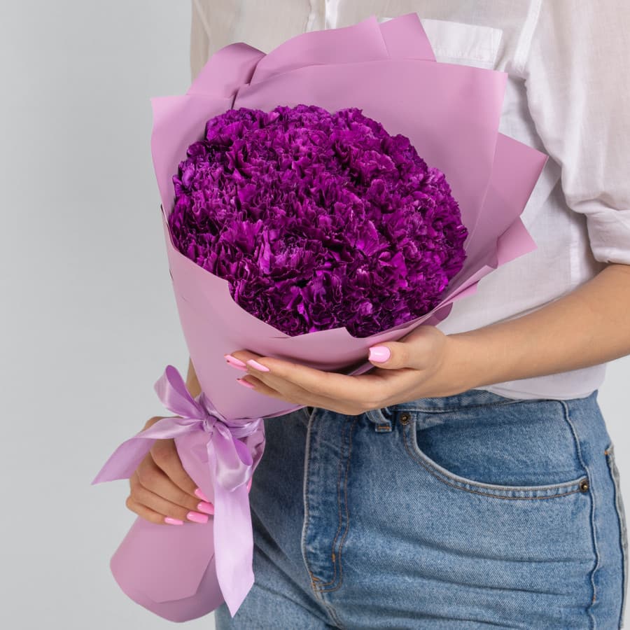 Стильный букет из 25 диантусов в матовой бумаге