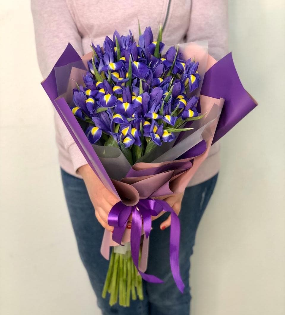 Букет из 25 ирисов