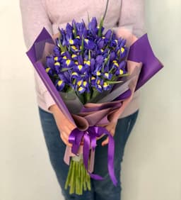 Букет из 25 ирисов