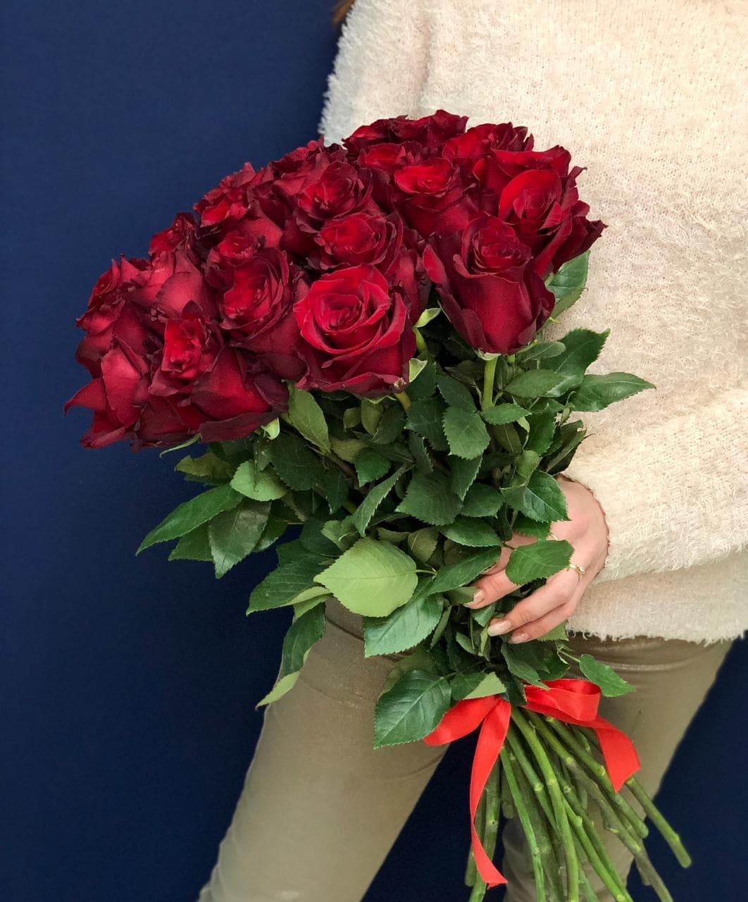 Букет из 25 красных роз Эквадор 70 см