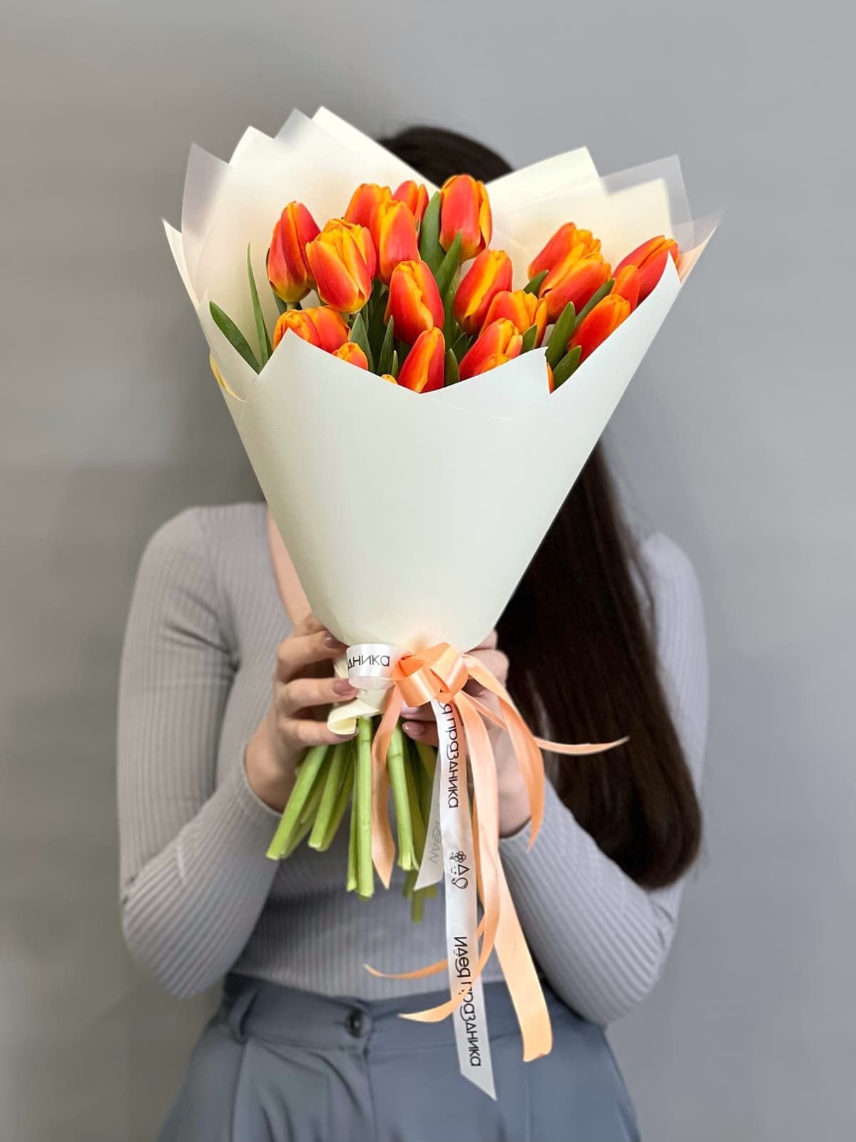 Букет из 25 оранжевых тюльпанов