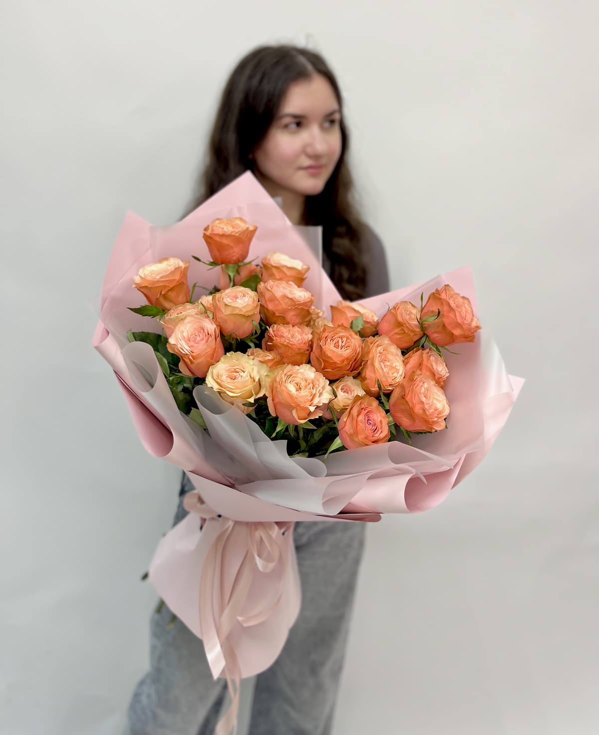 Букет из 25 Пионовидных Роз "Кахала"