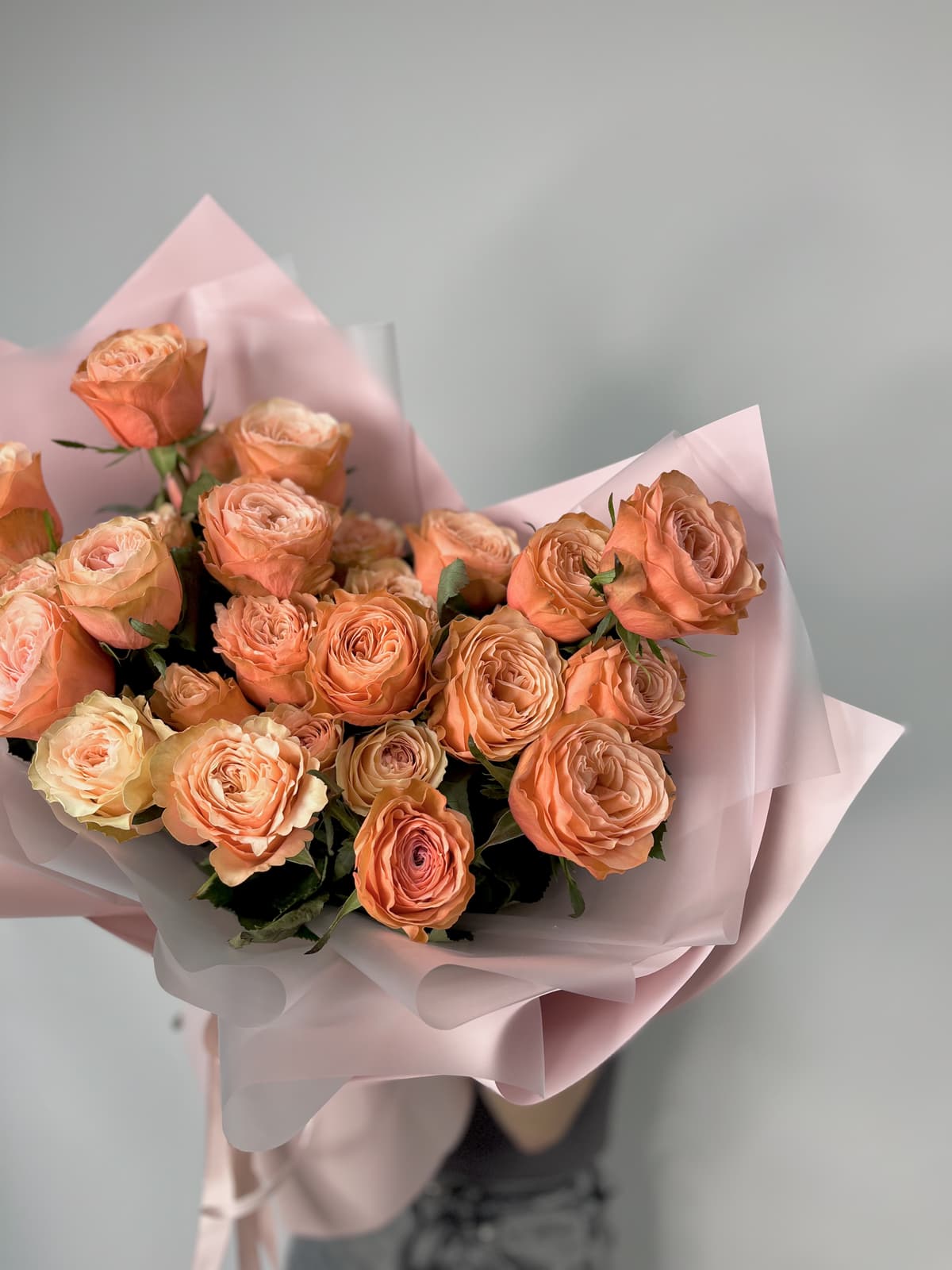 Букет из 25 Пионовидных Роз "Кахала"