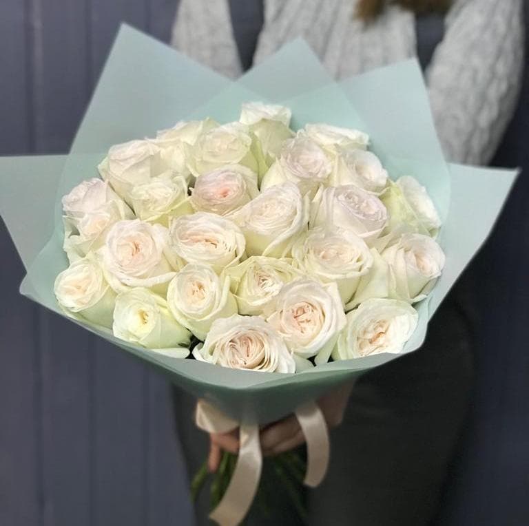 Букет из 25 Пионовидных Роз white O’Hara