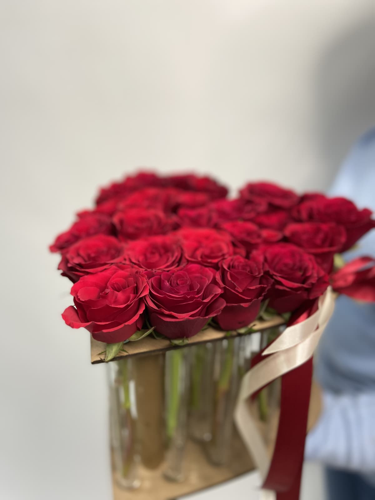 Букет из 25 Роз в пробирках