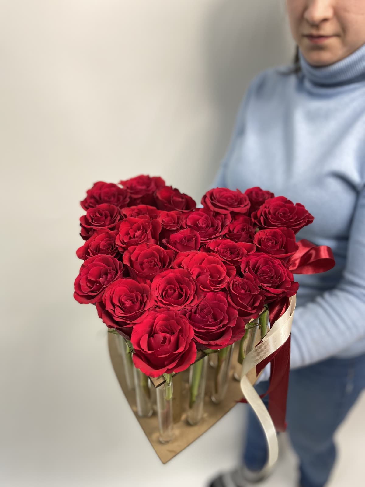 Букет из 25 Роз в пробирках