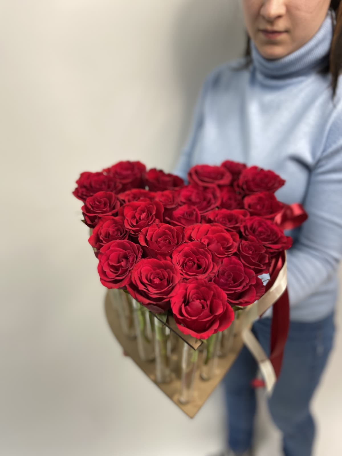 Букет из 25 Роз в пробирках