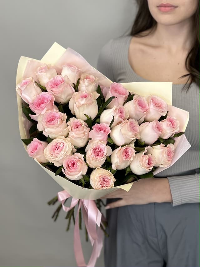 Любимый букет из 25 розовых роз стандарт 50 см в оформлении Любимый букет из 25 розовых роз стандарт 50 см в оформлении