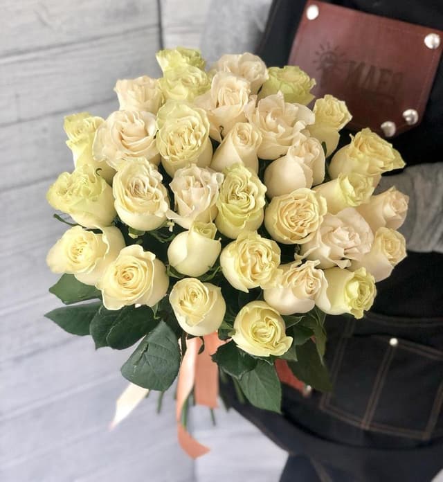 Весенний букет из 25 розы Эквадор 70 см Весенний букет из 25 розы Эквадор 70 см