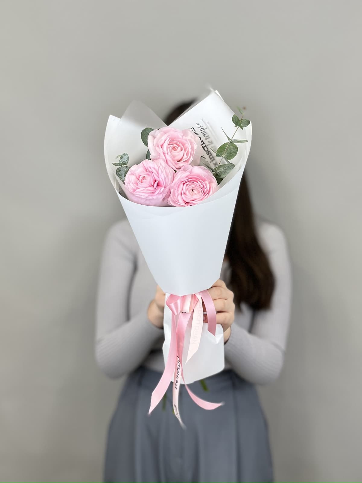 Букет из 3 ранункулюсов "Lady"