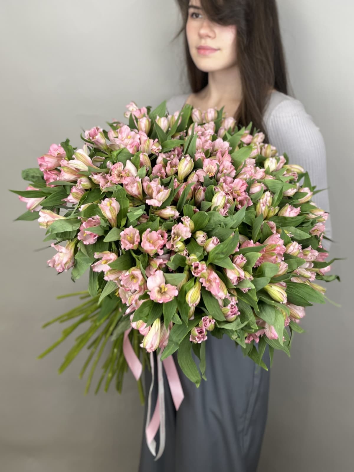 Цветочный букет из 35 альстромерий "Elegance"