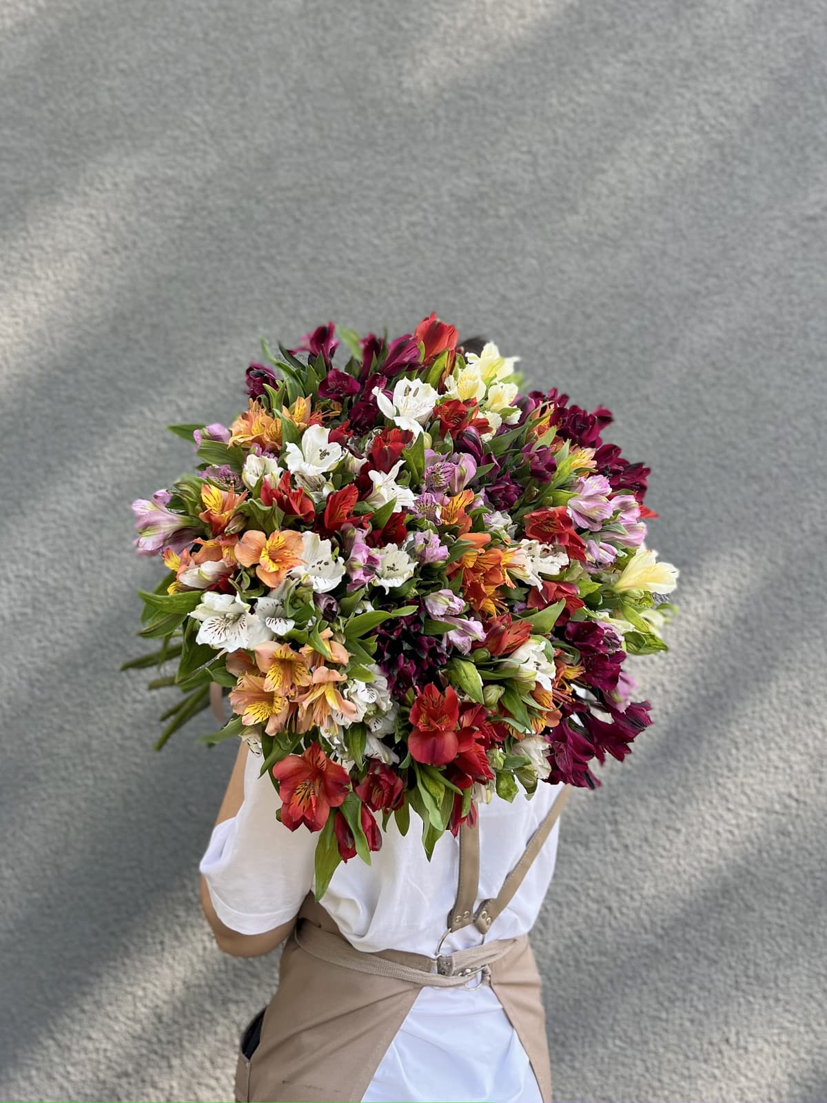 Роскошный букет из 35 Альстромерий микс