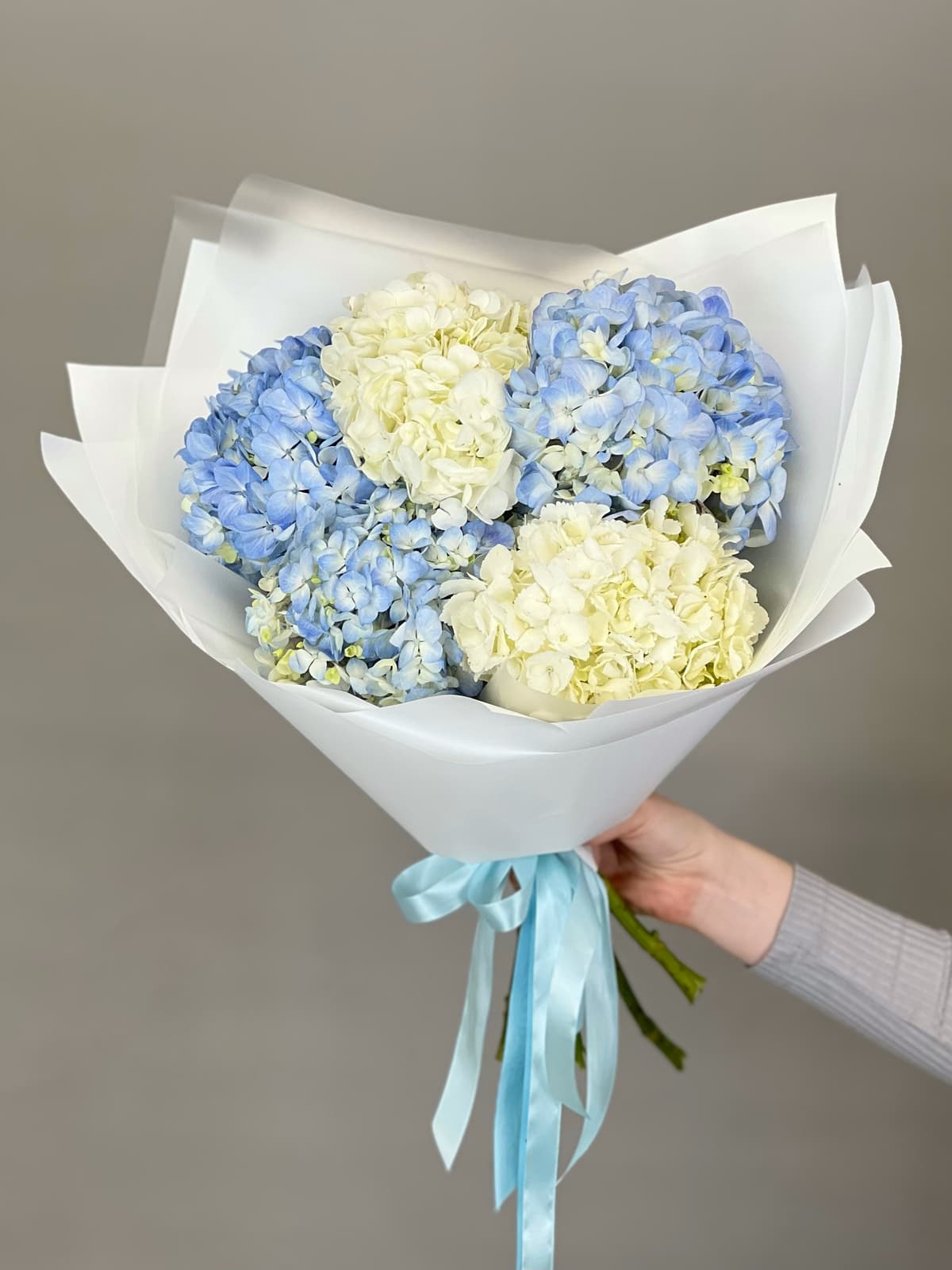 Букет из 5 гортензиий "Небесно-голубой"