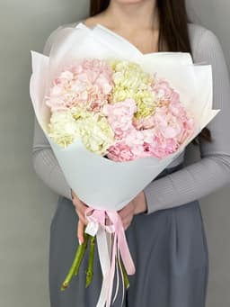 Цветочный букет из 5 гортензий "Blush"