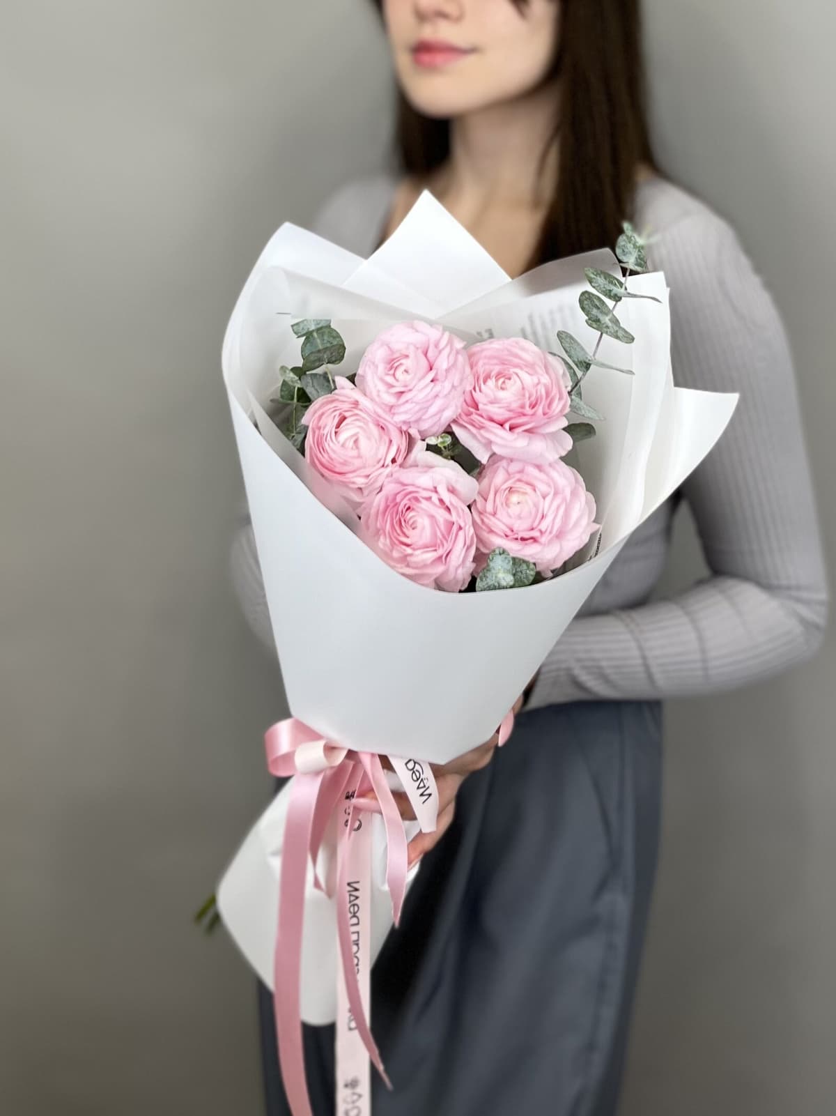 Букет из 5 ранункулюсов "Lady"