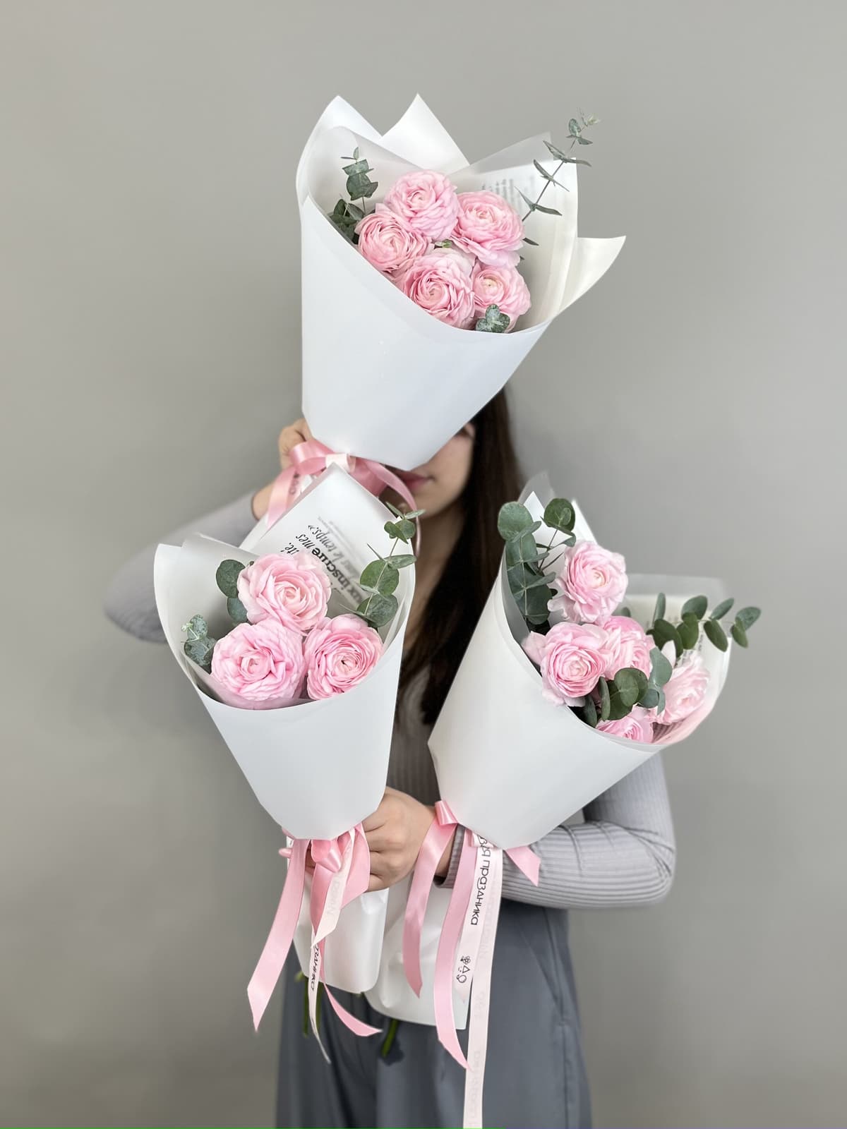 Букет из 5 ранункулюсов "Lady"