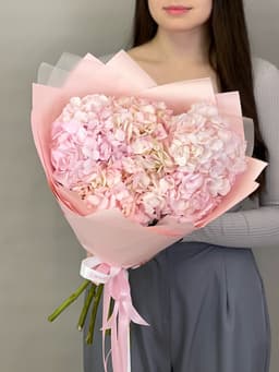 Букет из 5 розовых гортензий