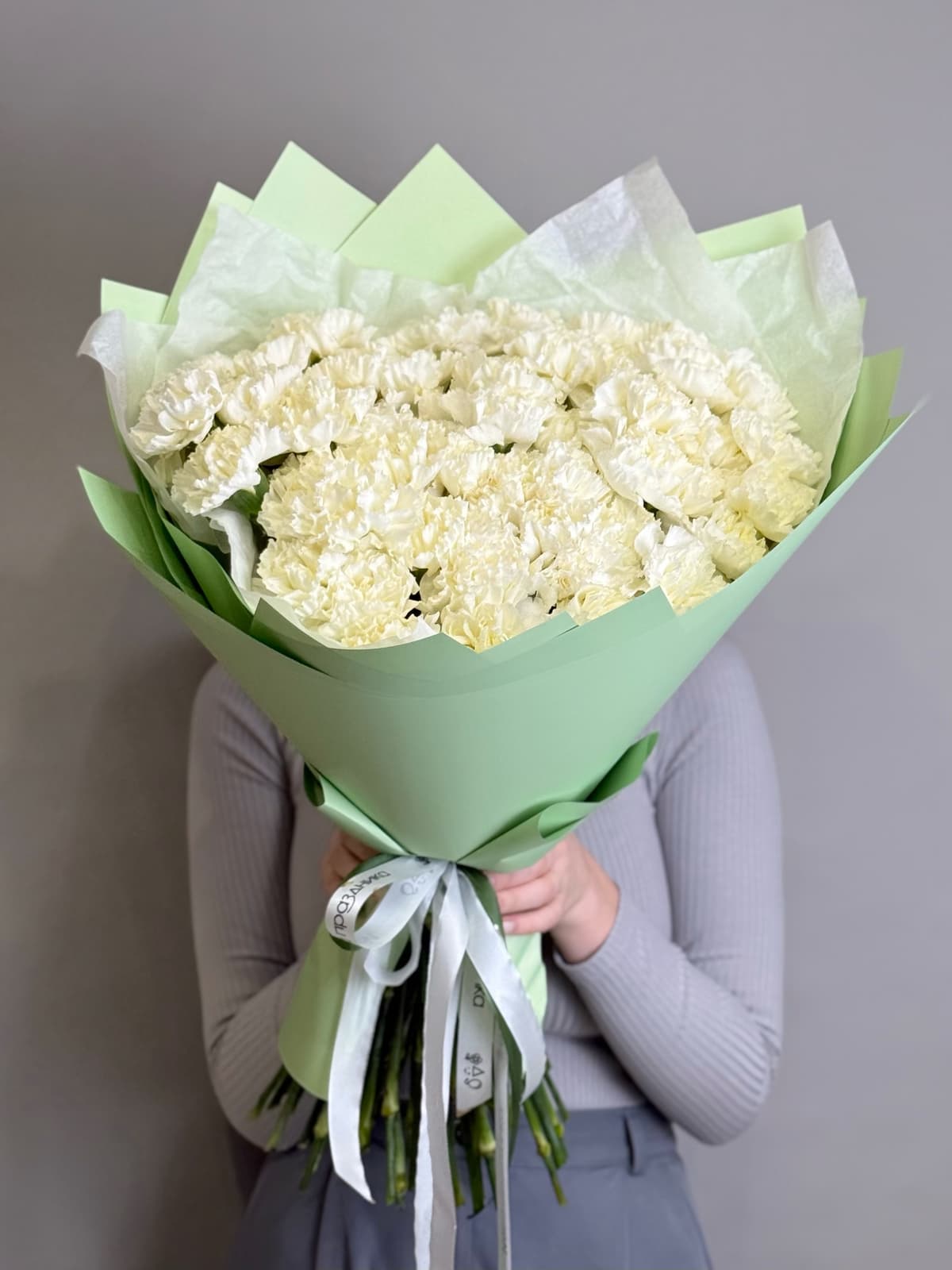 Букет из 51 белого диантуса