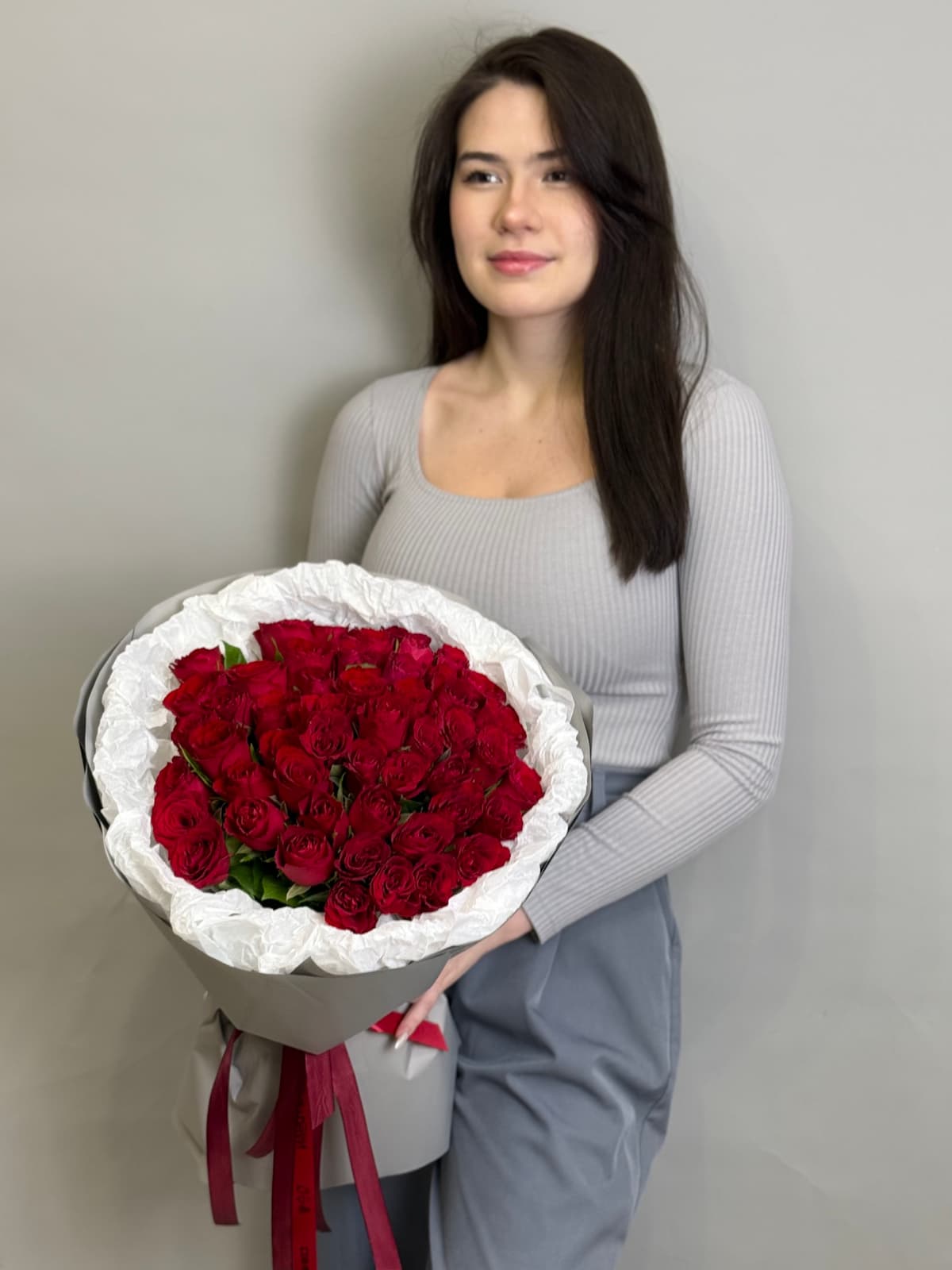 Букет из 51 красной розы Кения 35-40 см в фирменной упаковке