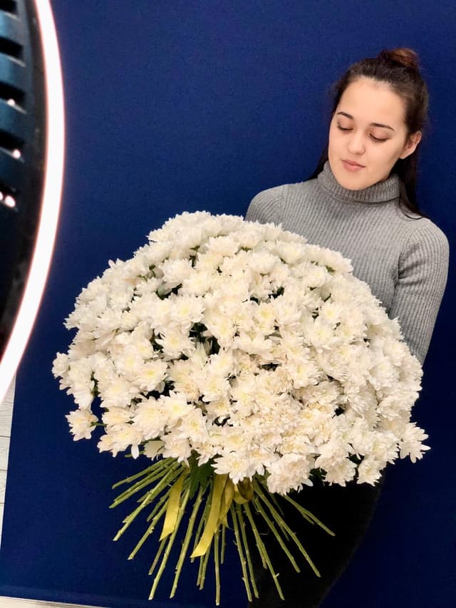 Весенний букет из 51 кустовой хризантемы Весенний букет из 51 кустовой хризантемы
